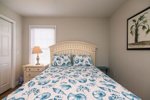4 bedrooms, WiFi, bed sheets