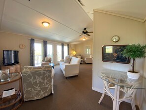 Smart TV, DVD player