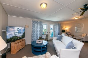 Una Smart TV, un reproductor de DVD