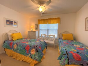 4 bedrooms, iron/ironing board, WiFi - Petty House | Partial Ocean Views | Walk to Beach & Town | Sleeps 8 (Edisto Beach)