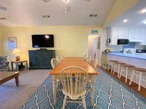 Dining - Petty House | Partial Ocean Views | Walk to Beach & Town | Sleeps 8 (Edisto Beach)
