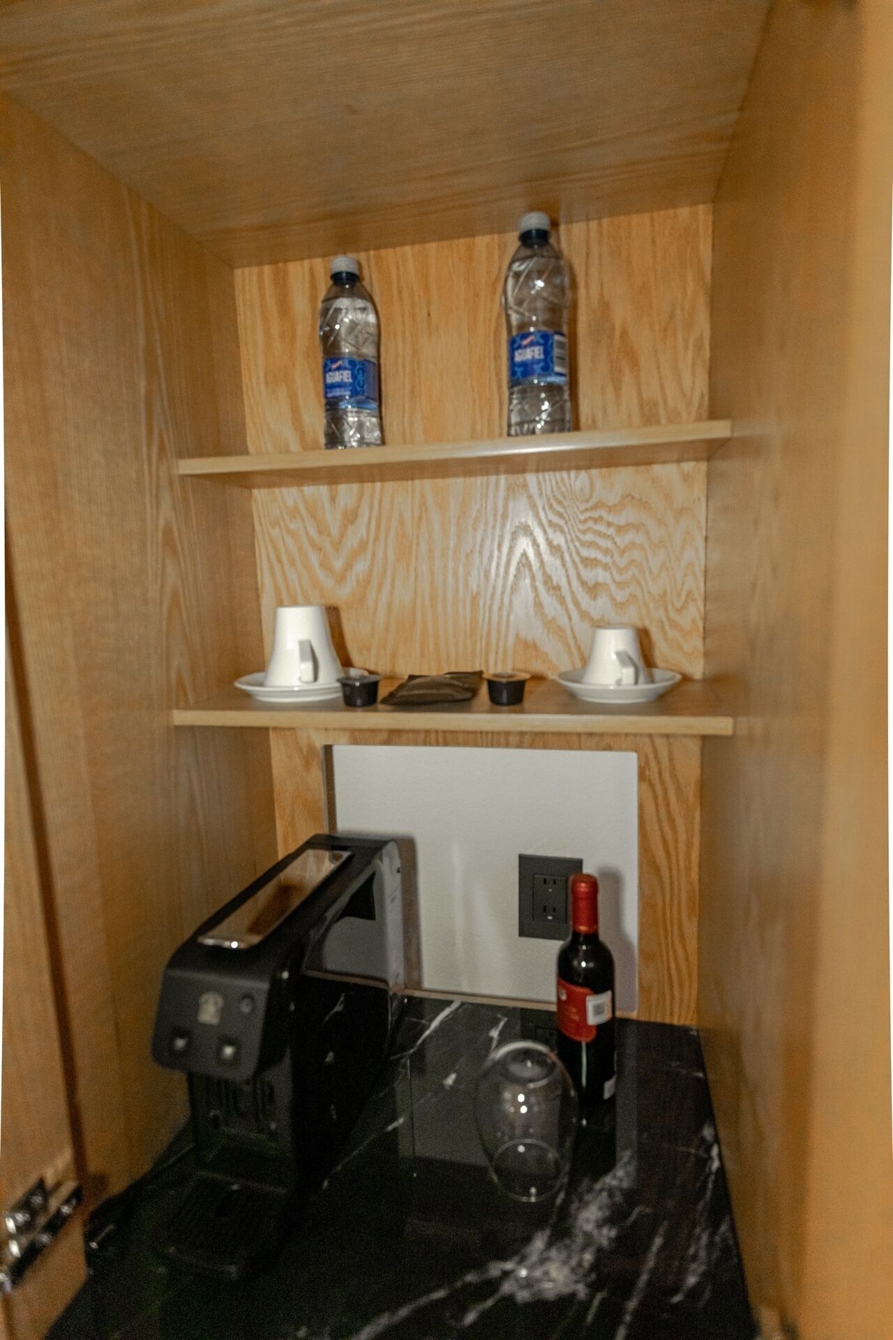 becquer suite | coffee and/or coffee maker