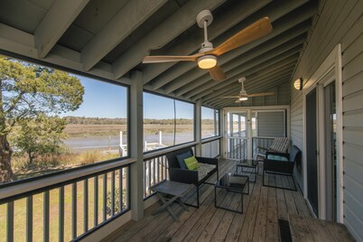 Shrimpers Cove-Waterfront Retreat w/ Private Dock; Pet-Friendly; 3 Blocks from Beach Access