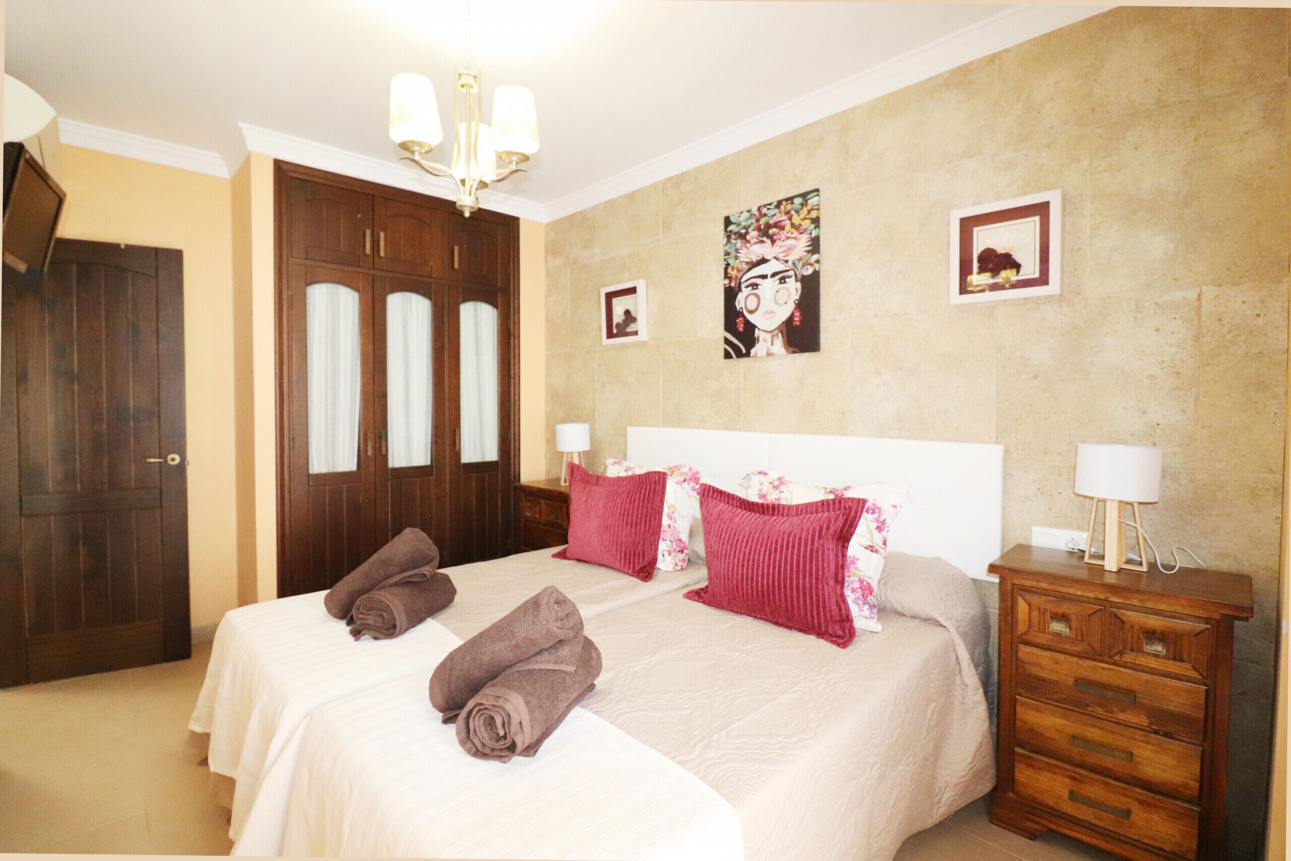 3 bedrooms, iron/ironing board, free WiFi, bed sheets