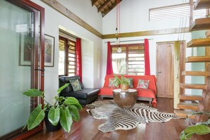 Interior - VILLA KOKU'U with private pool on the Taravao Plateau (TARAVAO)