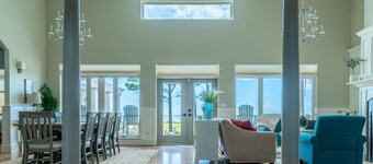 Privacy & tranquility at Beauty on the Beach, Beachfront!