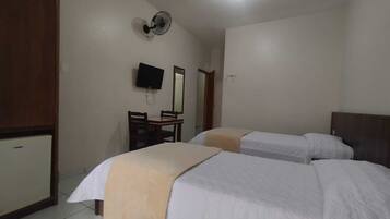 Chambre Familiale | Minibar, bureau, Wi-Fi gratuit, draps fournis