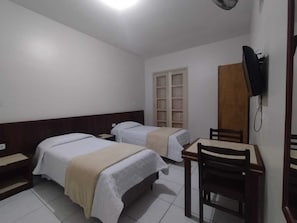 ห้องแฟมิลี่ | มินิบาร์, โต๊ะทำงาน, Wi-Fi ฟรี, ผ้าปูที่นอน
