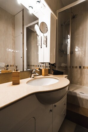 Free toiletries, hair dryer, towels, soap