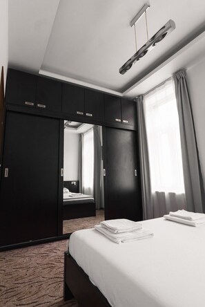 1 bedroom, iron/ironing board, free WiFi