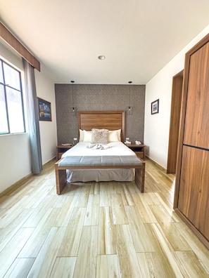Deluxe-Zimmer (Suite Polanco) | Hochwertige Bettwaren, Daunenbettdecken, Zimmersafe