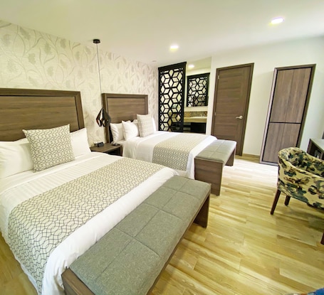 Deluxe Double Room (Suite Narvarte) | Premium bedding, down comforters, in-room safe, laptop workspace