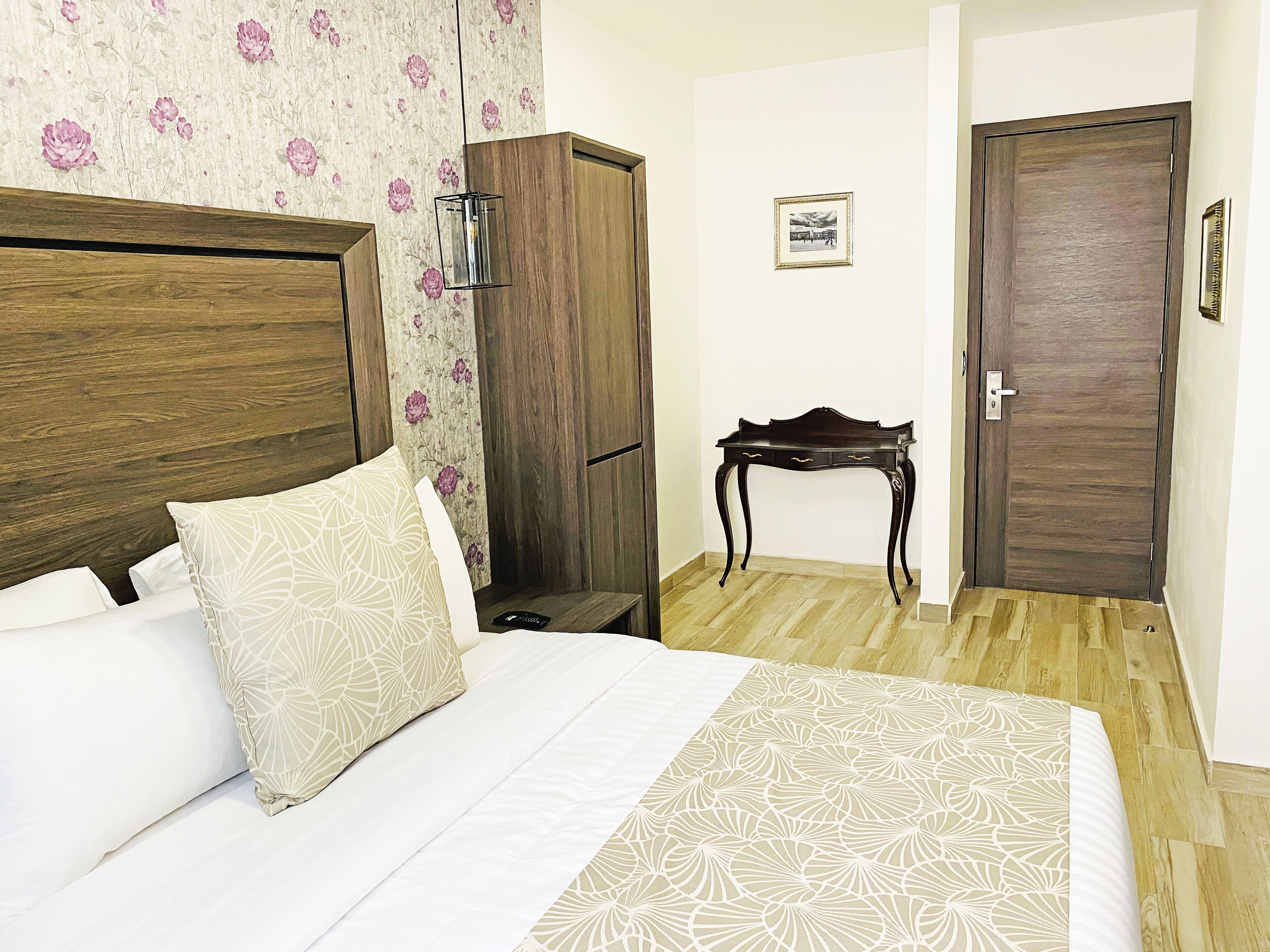 Premium bedding, down comforters, in-room safe, laptop workspace