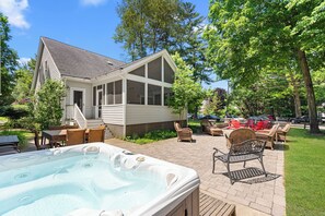 Outdoor dining - Sun's Up-Bar Down! Hot Tub, Putting Green, Fire Pit, 8 Min Walk to 2 Beaches! (Union Pier)