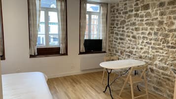 Fer et planche Ă  repasser, Wi-Fi gratuit, draps fournis