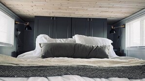 Sage Hill Tiny Home – Bed Accessible by Ladder Only | Free WiFi, individually decorated, individually furnished, bed sheets