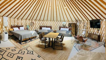 The Yurt | Individualmente decorados, individualmente mobiliados, Wi-Fi de cortesia