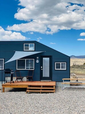 Sage Hill Tiny Home | Individually decorated, individually furnished, free WiFi, bed sheets - Trail and Hitch Tiny Home Hotel and RV (Meeker)