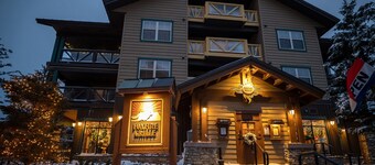 Snowshoe Ski-In/Ski-Out Steps to Ballhooter Lift Mountain Lodge Condo