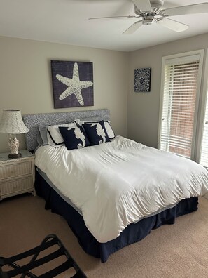 5 bedrooms, iron/ironing board, WiFi, bed sheets