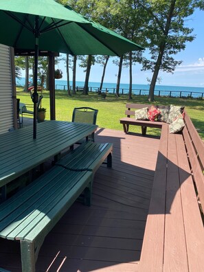 Outdoor dining - Lake Front Home. Private stairs to private beach and bay. upscale 5 bedroom home (Irving)