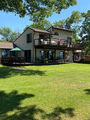 Exterior - Lake Front Home. Private stairs to private beach and bay. upscale 5 bedroom home (Irving)