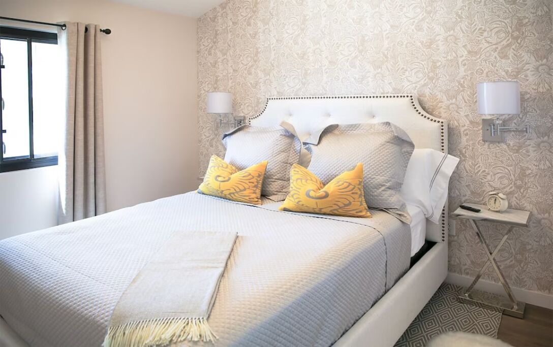 2 habitaciones, tabla de planchar con plancha, wifi y ropa de cama 