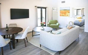 Living area - The Lofts at Paso Market Walk - The Oak Room (Paso Robles)