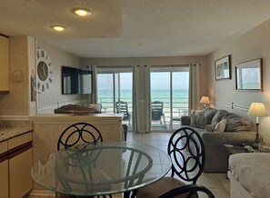 TV - Carolina Shores II 1202 - Oceanfront in Garden City Beach (Garden City)