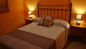 1 غرفة نوم ومكواة/لوح كي وواي فاي مجانًا وملاءات أسرّة