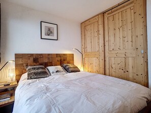 2 quartos, ferros/tábuas de passar roupa, Wi-Fi de cortesia