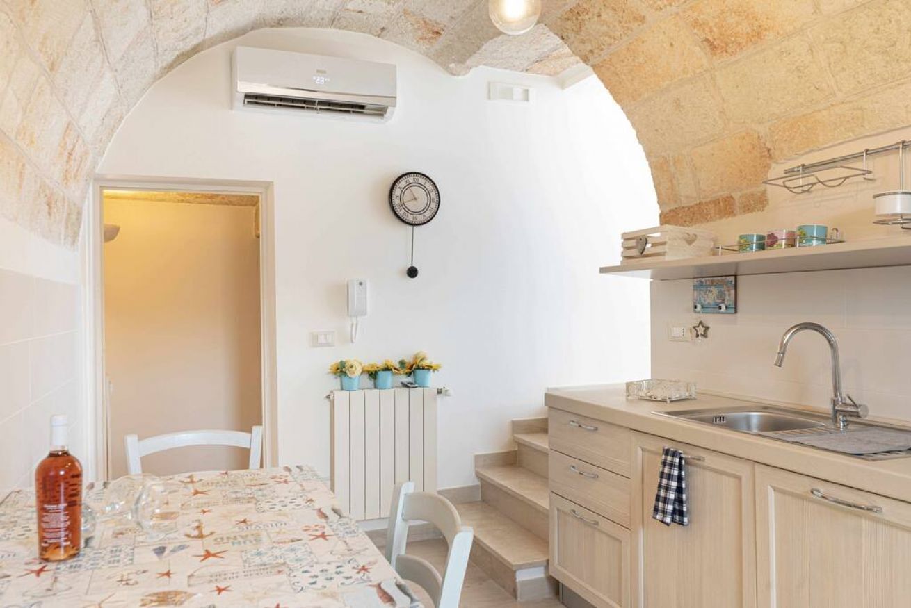 Frigorifero, forno, piano cottura, lavastoviglie