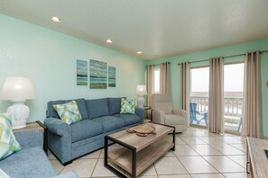 Smart TV, DVD player - Beachside Views, Heated Pool & Hot Tub - The Perfect Coastal Escape! (Corpus Christi)