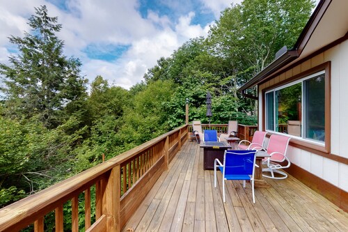 Two-story, dog-friendly chalet with an enclosed yard and furnished decks