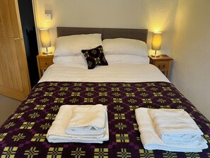 2 habitaciones, tabla de planchar con plancha y wifi gratis