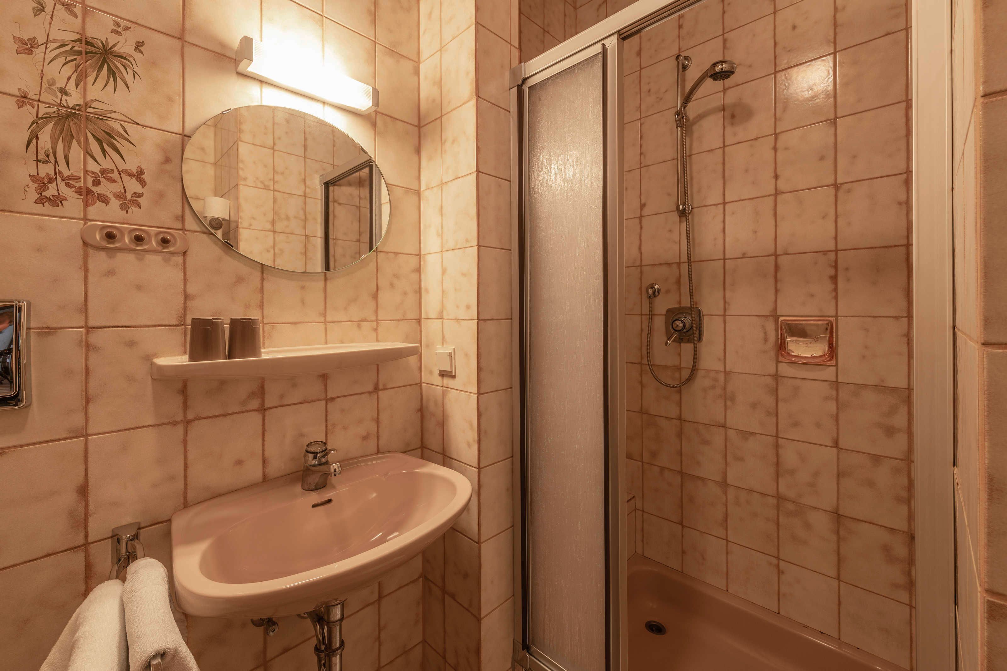 Shower, towels