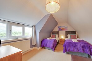 3 bedrooms, iron/ironing board, travel cot, free WiFi - Lochside apartment:  stunning views over Loch Katrine (Stronachlachar)