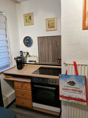 Refrigerador, microondas, horno y periquera 