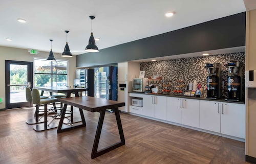 Extended Stay America Premier Suites Atlanta Newnan