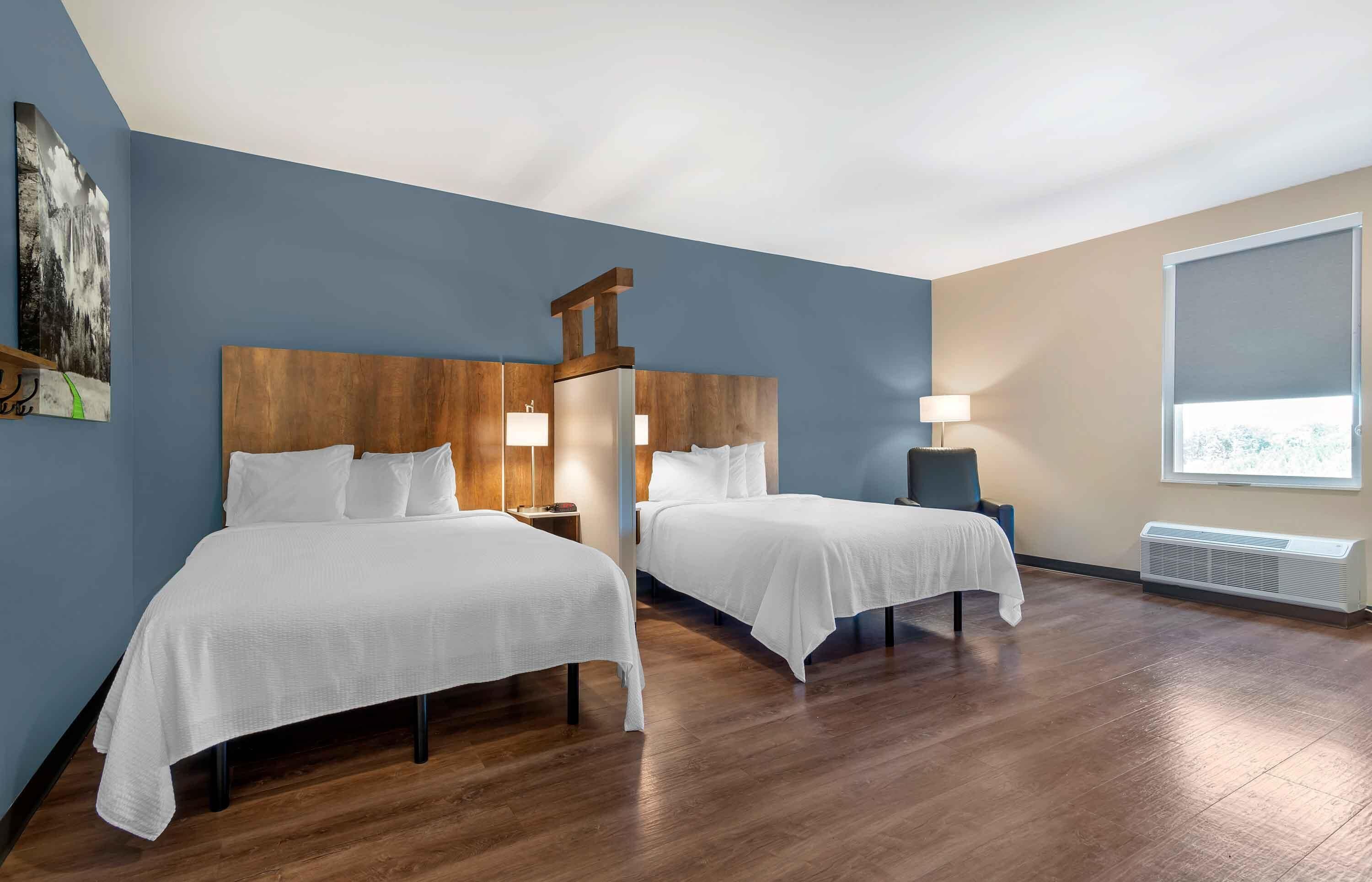 Estúdio premium, 2 camas Queen, para não fumantes, geladeira e micro-ondas | Roupas de cama premium, escrivaninha, roupa de cama