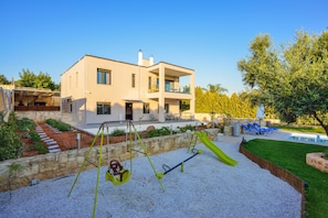 Children’s area - Villa Abelizia with private pool (Chania)