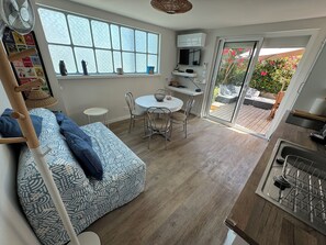 TV, stereo - Apt La Franqui - Terrace - Greenery and sea view (Leucate)