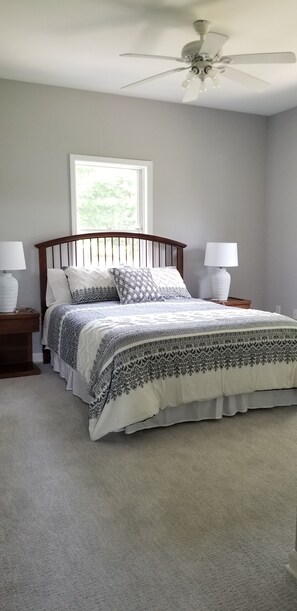 4 bedrooms, desk, travel crib, free WiFi