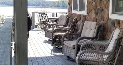 Enjoy the Leisurely Camp Life - Galway Lake Spacious Waterfront Home