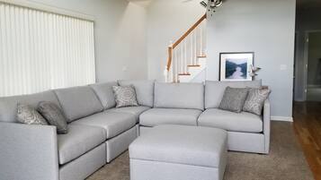 Smart TV, fireplace, DVD player, books