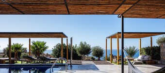 Luxe Coastal Escape with Sea Views - Private Heated Pool, Close to Agios Pavlos Beach!