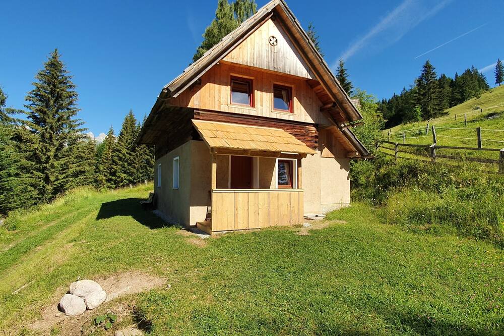 Mountain House, a perfect location for hiking and mounteniring.