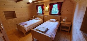 2 bedrooms, WiFi, bed sheets - Mountain House, a perfect location for hiking and mounteniring. (Srednja vas v Bohinju)
