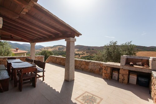 Holiday Apartment "Immerso nel verde" with Wi-Fi, Terrace & Garden