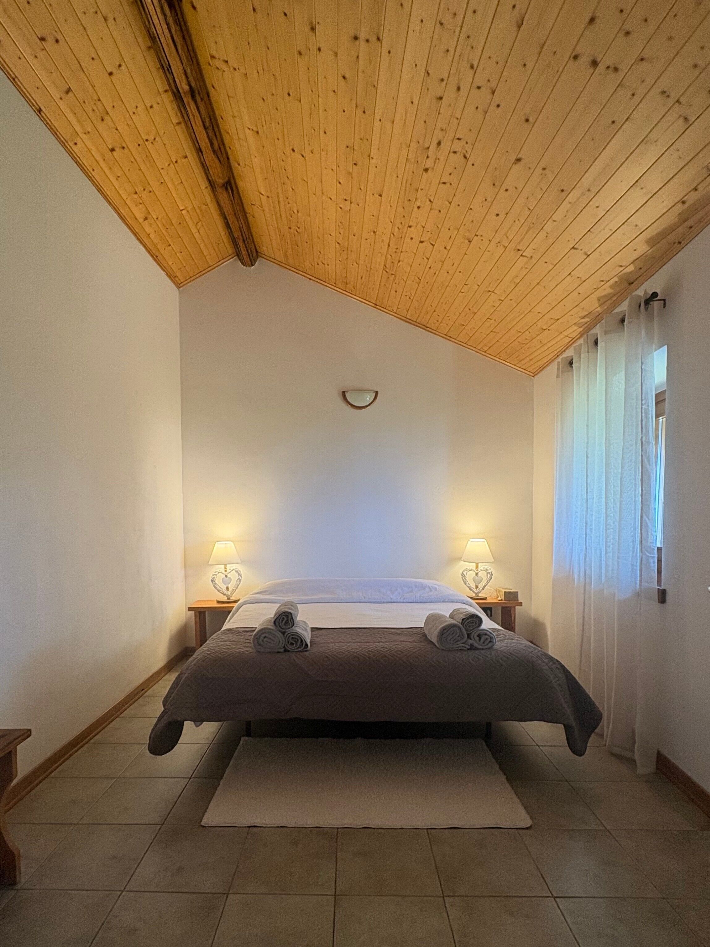 1 chambre, fer et planche à repasser, Wi-Fi gratuit, draps fournis